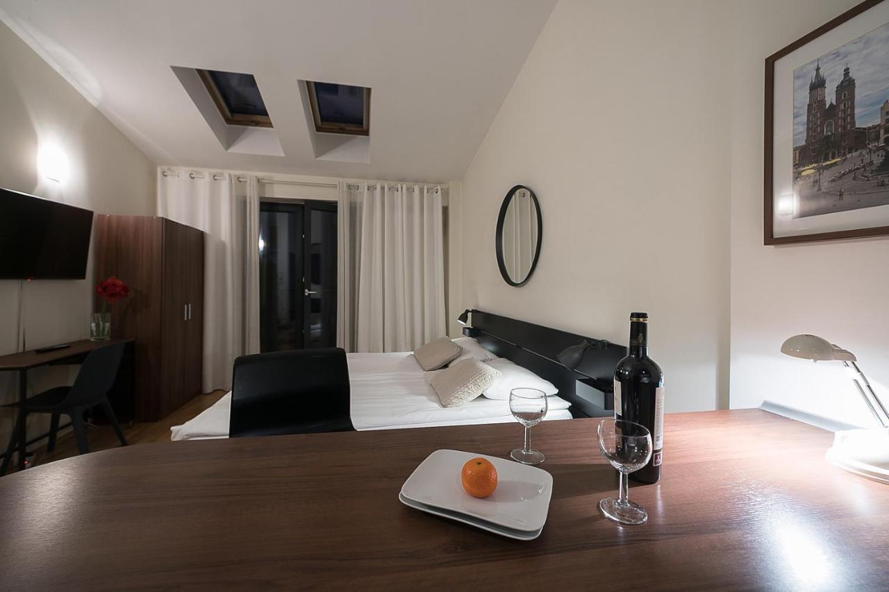 Main Square Studio With Terrace & Air Condition Krakow Exterior photo