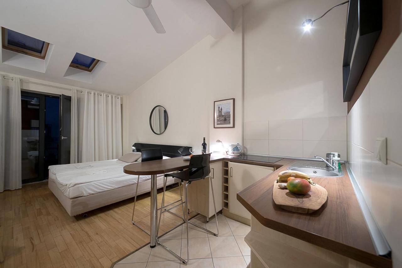 Main Square Studio With Terrace & Air Condition Krakow Exterior photo