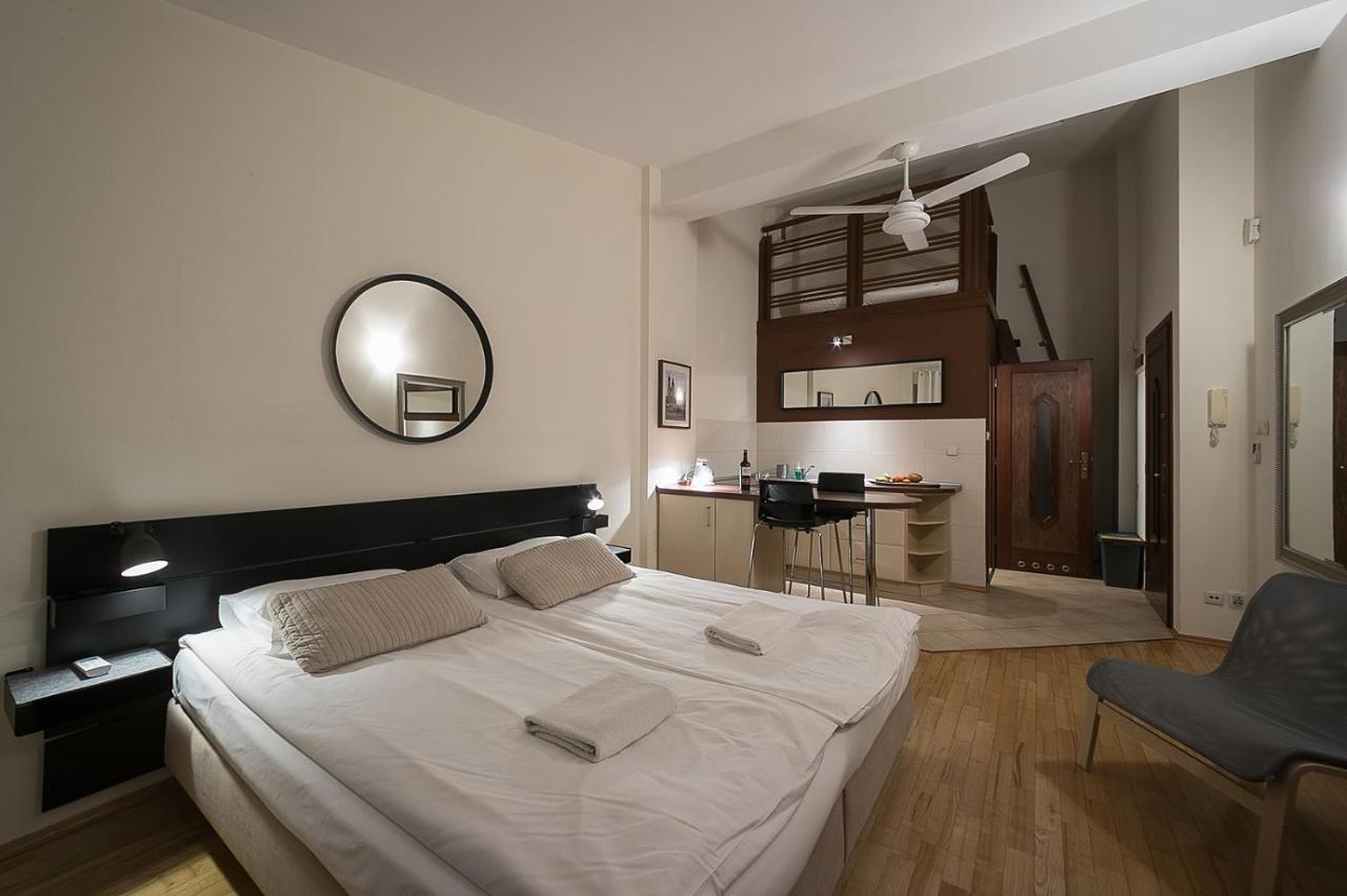 Main Square Studio With Terrace & Air Condition Krakow Exterior photo